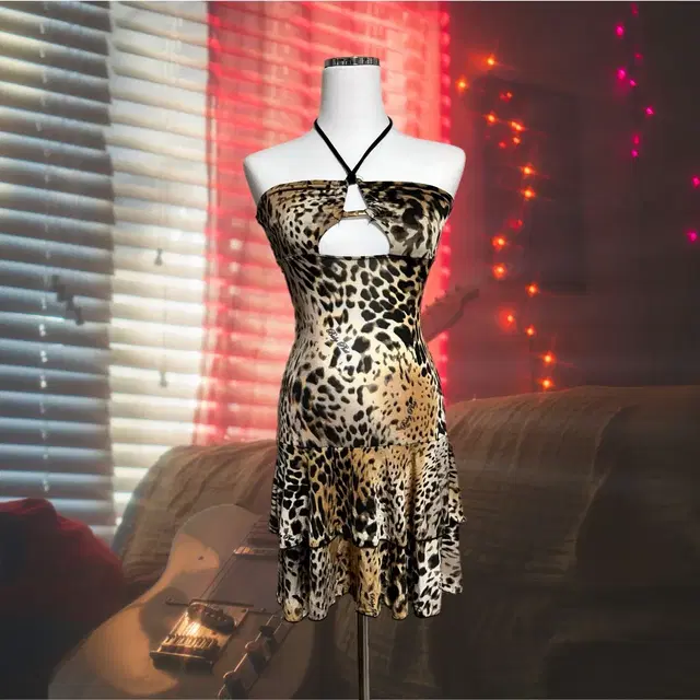 갸루 halter neck leopard mini dress