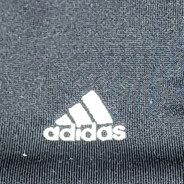 ADIDAS ESS 저지 095