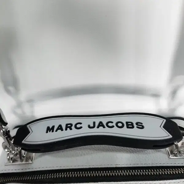 MARC JACOBS 박스백