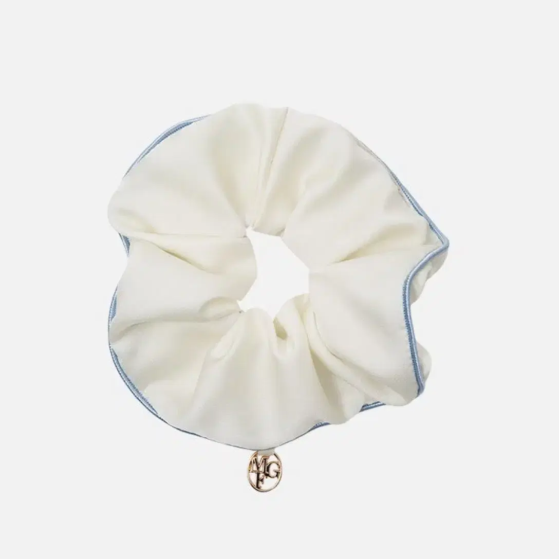 MFG_COLOR BLOCK SATIN SCRUNCHIE ivory