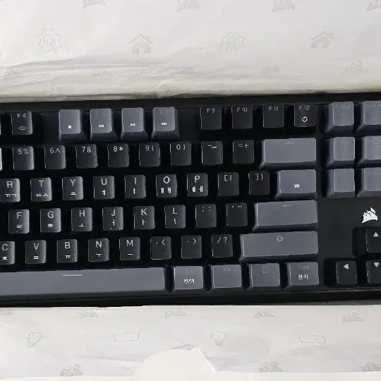 커세어 유선키보드 K70 RGB CORE