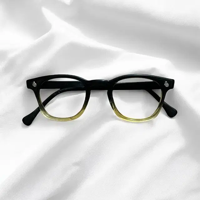 American Optical flexi-fit