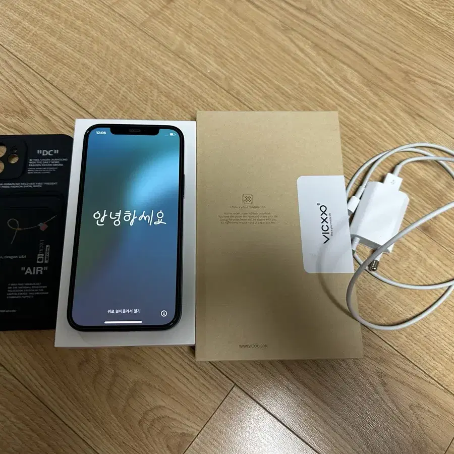 아이폰12 64gb 블루 판매합니다