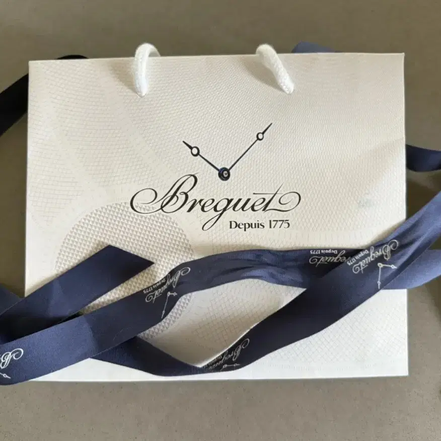 브레게 Breguet 한정 초콜릿 1Box (수량 4개)