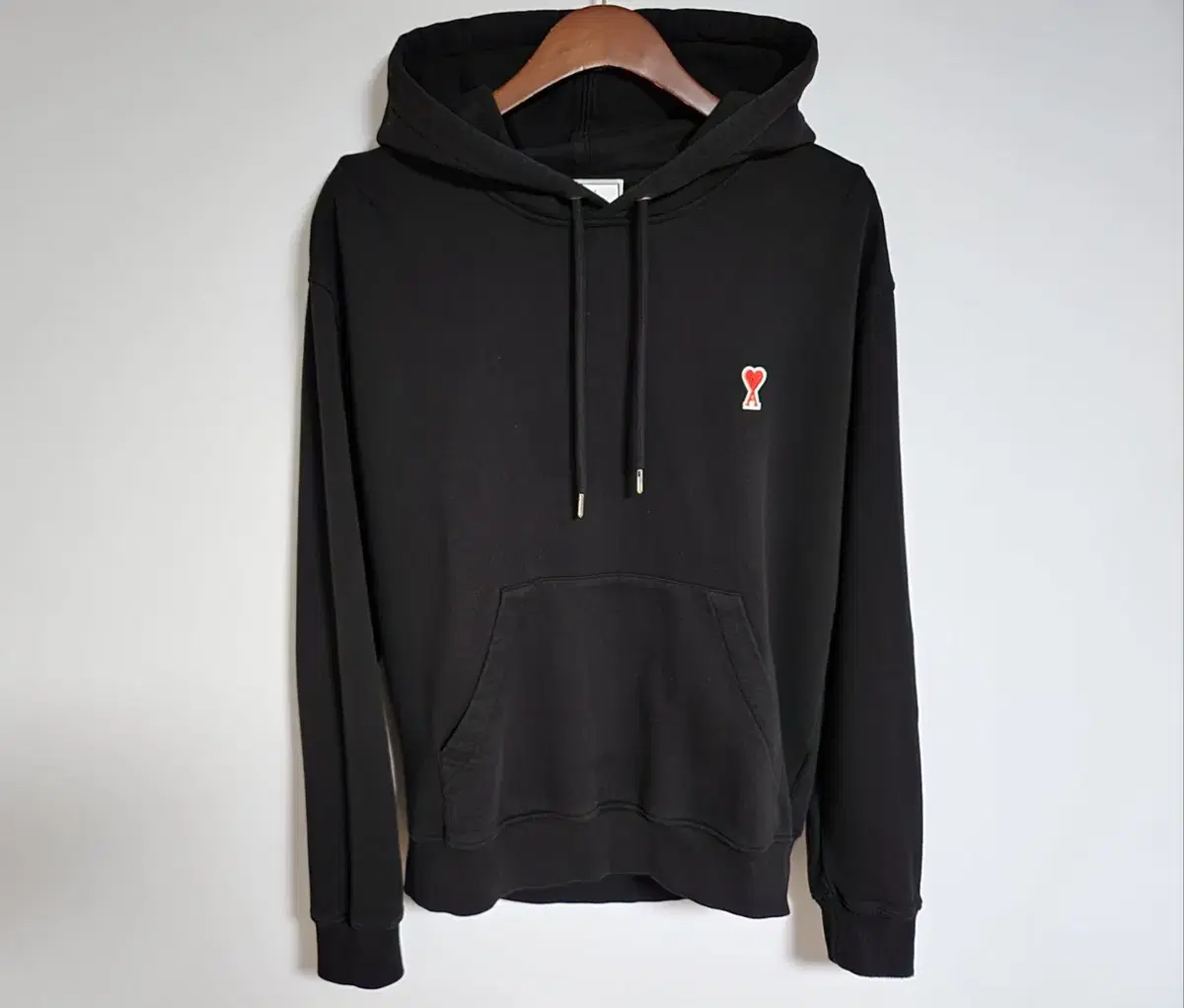 L Army Black Small Heart Embroidered Hoodie A20HJ008 730