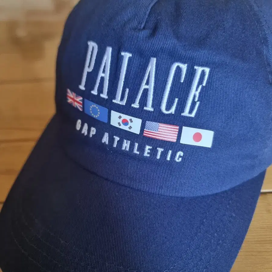 Palace x Gap Flag 6-Panel Navy - 24SS