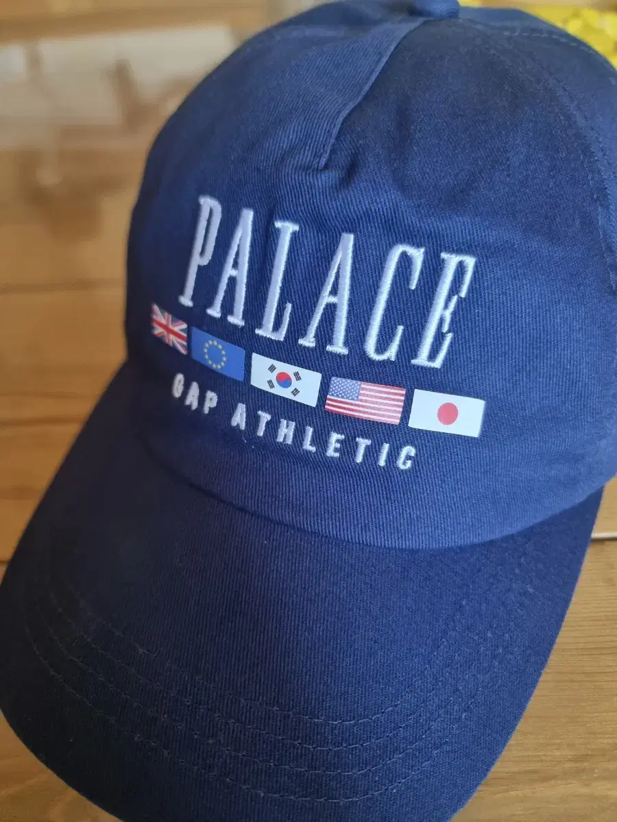 Palace x Gap Flag 6-Panel Navy - 24SS