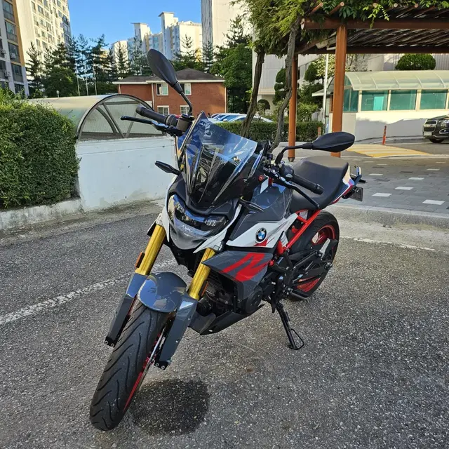 21년식 bmw g310r 판매합니다.