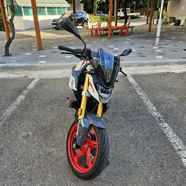 21년식 bmw g310r 판매합니다.