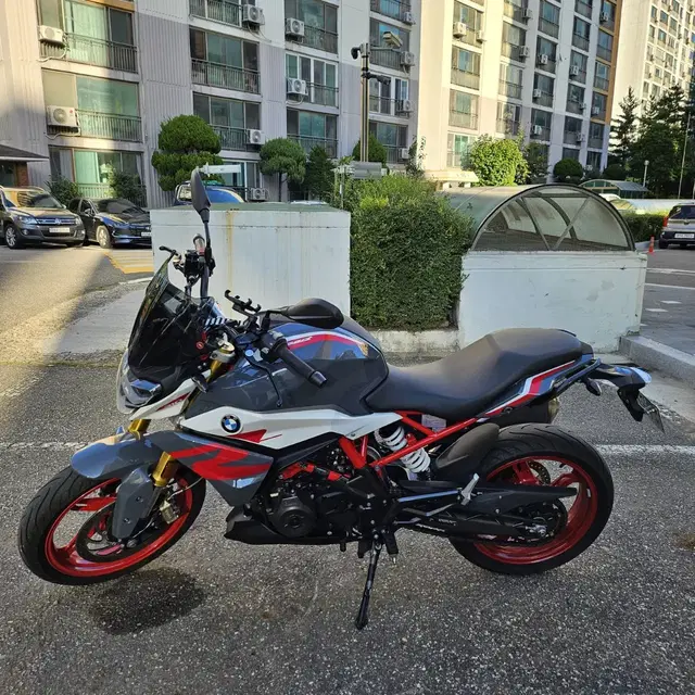 21년식 bmw g310r 판매합니다.