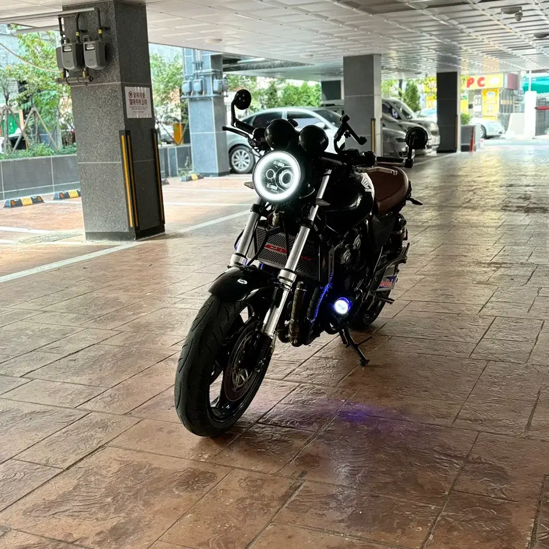 CB400 VTEC1 커스텀 차량 저렴하게 판매합니다.