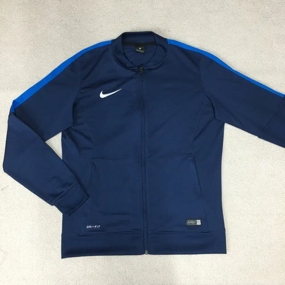 Nike Tracktop Manwon Shop I26