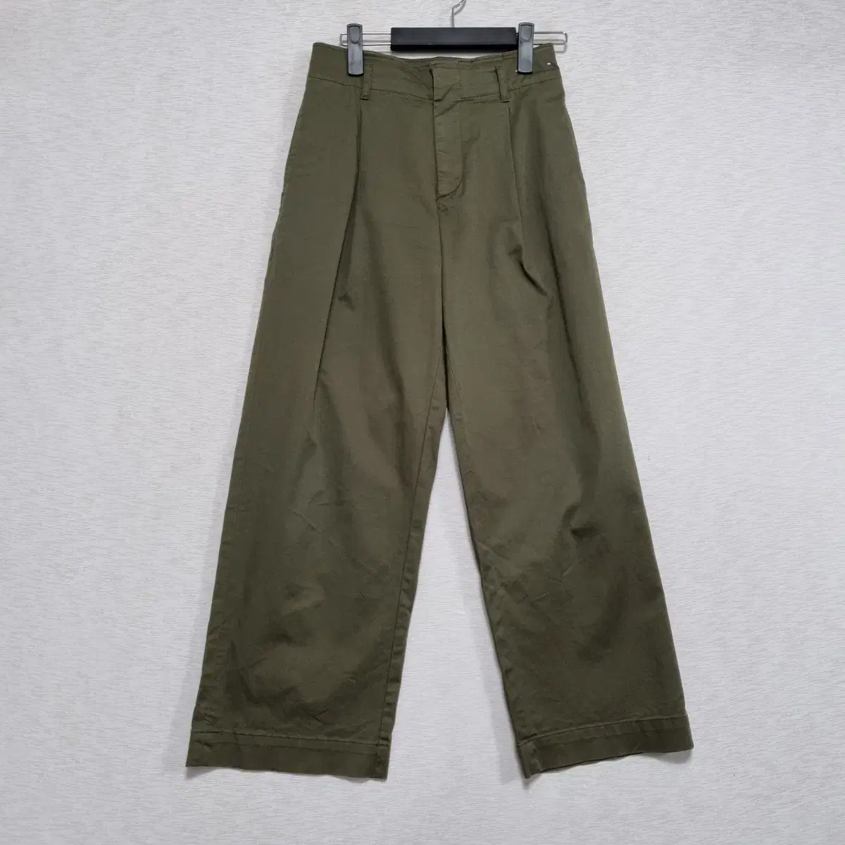 UNIQLO Mid-Season Khaki One-Pocket Pants Women's 25-inch 0927