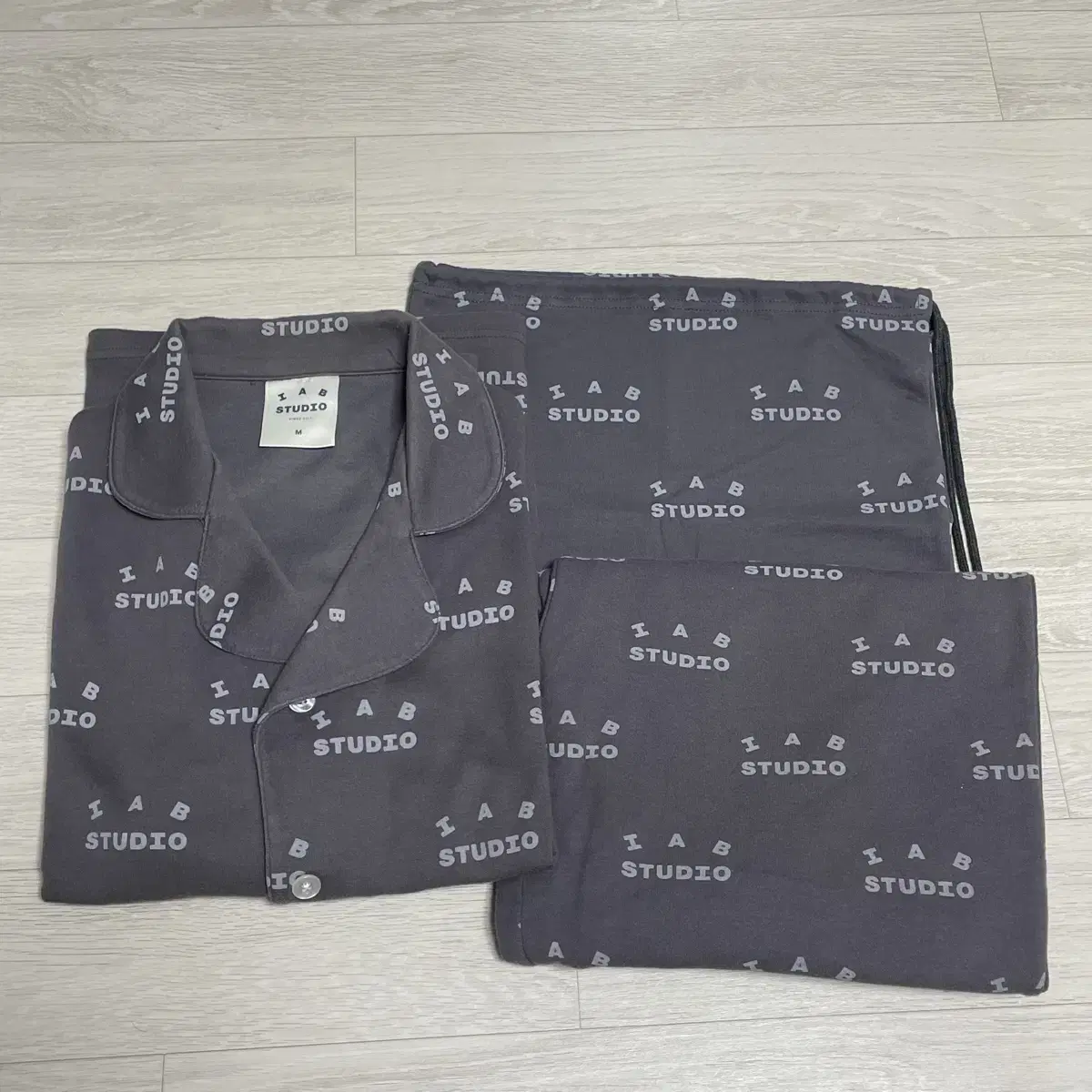 [M]IAB STUDIO Charcoal pajama set from IAB Studio