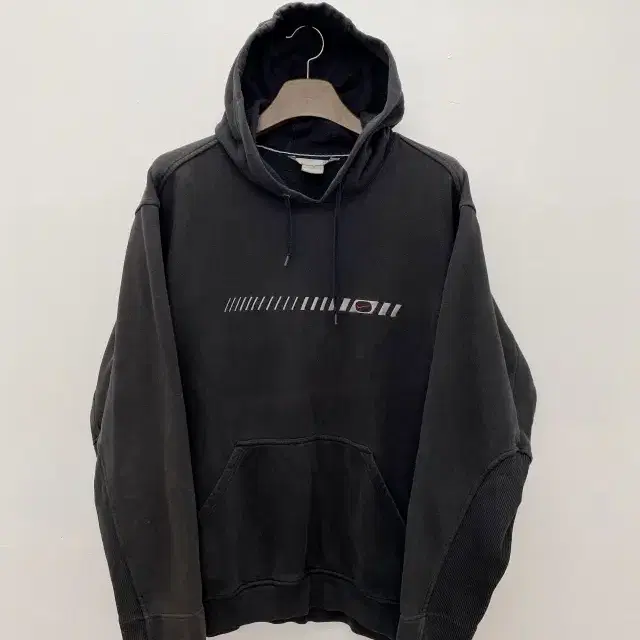 74 NIKE 나이키 후드티 (XL)