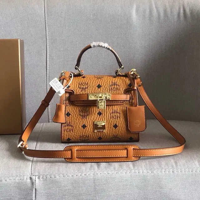 앰씨앰 2092 Kelly mini MCM 미니 크로스백