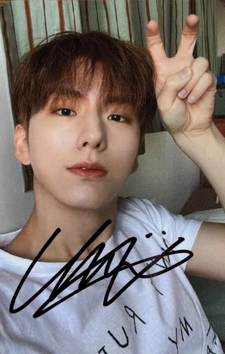 Monsta X kihyun Voyager Sign Poca