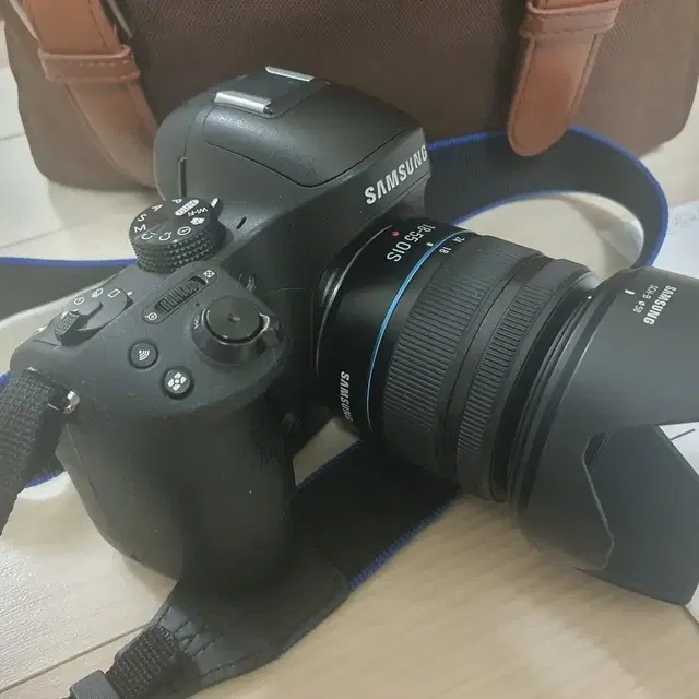 A급 삼성 미러리스 카메라 NX30 과 18-55 렌즈 세트