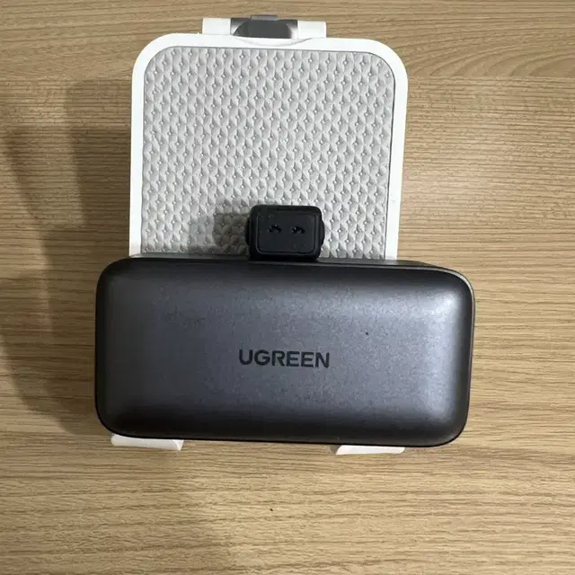 유그린 도킹형 보조배터리 충전기 5000mAh