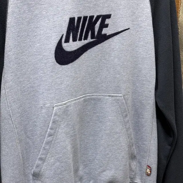 NIKE logo sweatshirt