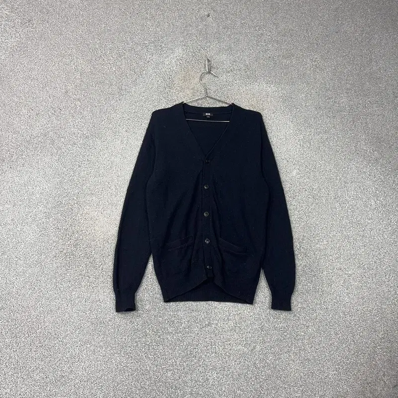 Uniqlo Casual Navy acrylic 3-button cardigan L