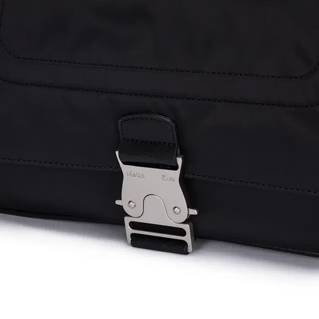 마뗑킴 버클백 인 블랙 buckle bag in black