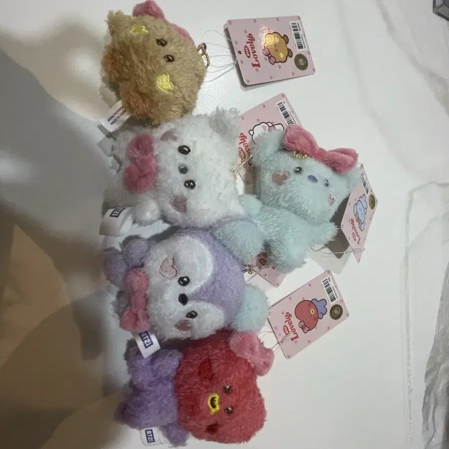 Bt21 lovely keyring 러블리키링 mang RJ TATA