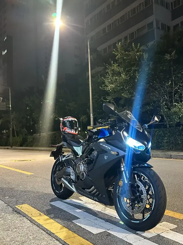 Cbr650r 22년식