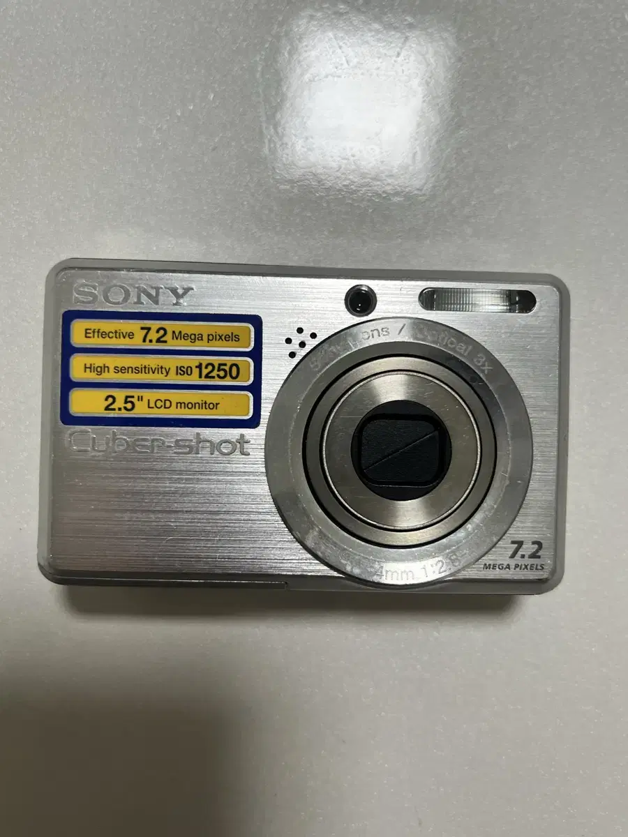 Sony Cybershot (DSC-S780)