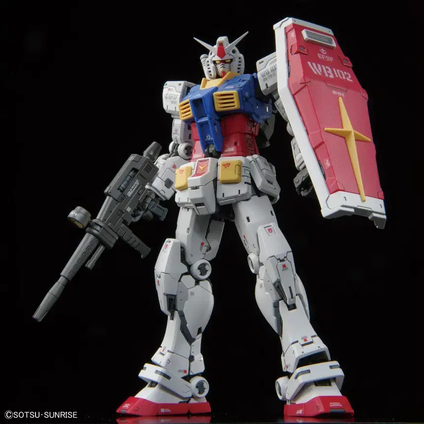 반다이 RG 퍼스트 건담 2.0 RX-78-2 Ver. 2.0 1/144