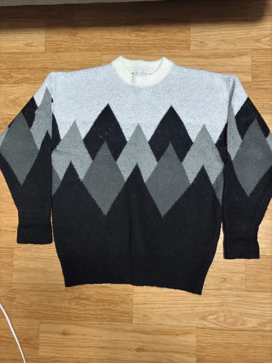 Bulky Brushed Argyle Knit BLACK