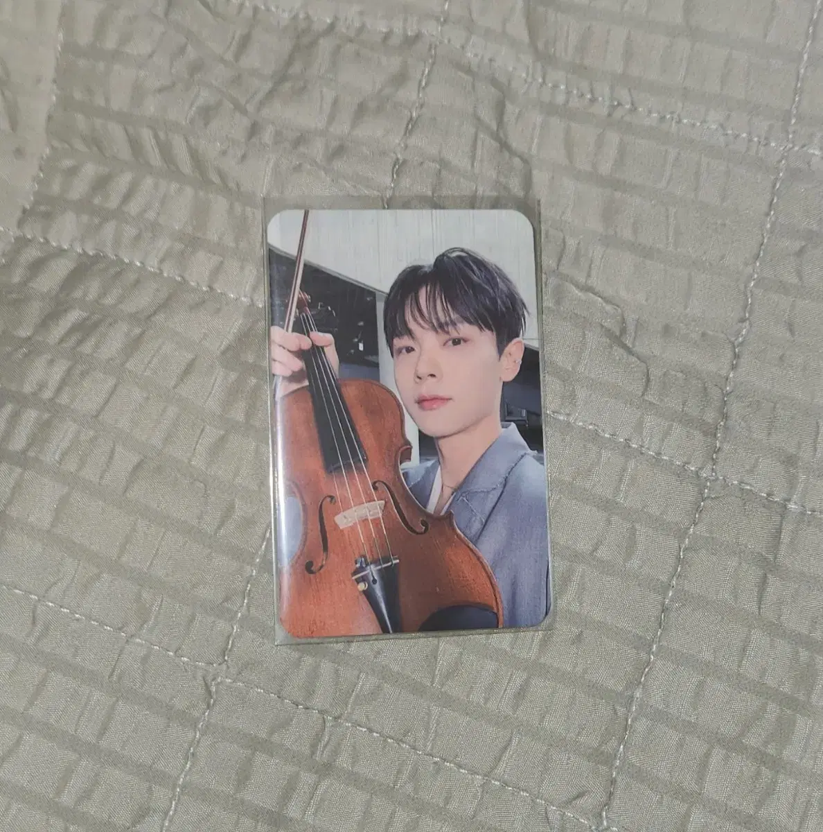 Lucy Frome shin yechan InstrumentsYechan photocard Wts.