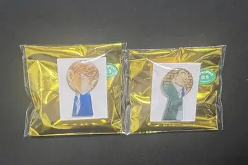 명탐정 코난 백마탐 오오타키 고로 열쇠구멍 모양 핀즈