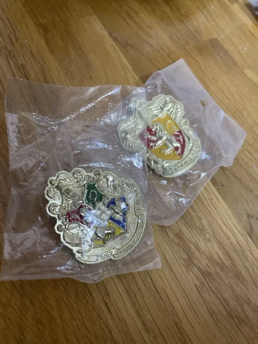 Harry Potter Gatcha Hogwarts Gryffindor Badge in Bulk