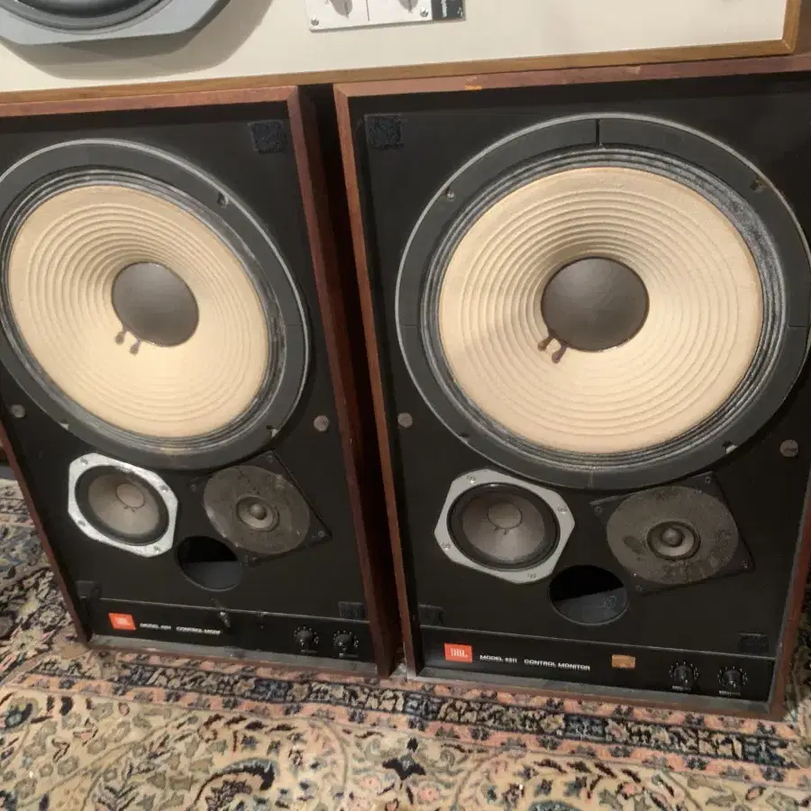 JBL 4311