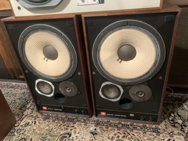 JBL 4311