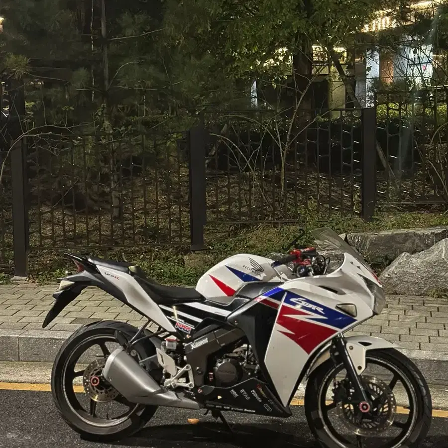 혼다 CBR125 14년식 약 47000키로 판매합니다