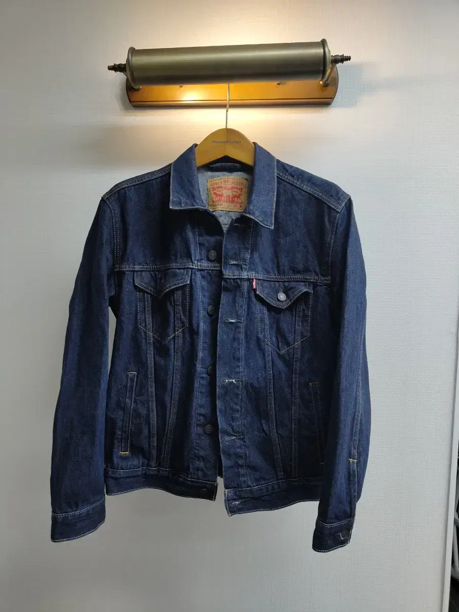 M) Levi's 72334 denim jacket for sale