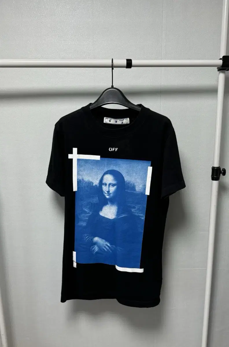 (Sold) Off-White Mona Lisa Short Sleeve Size S