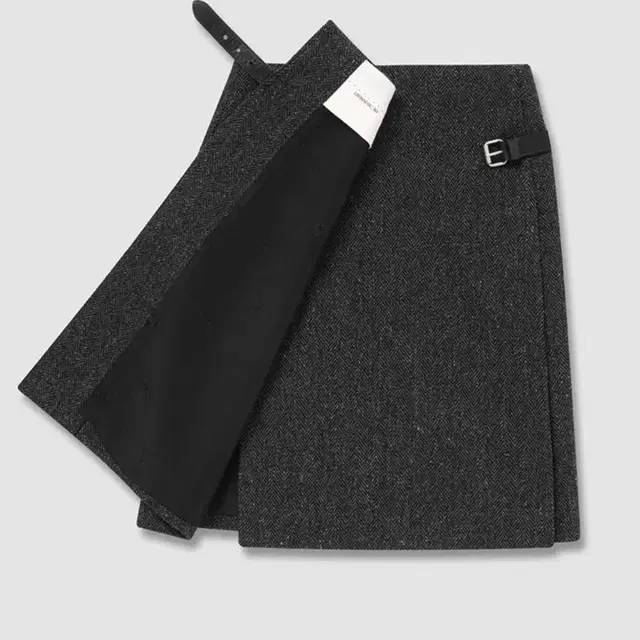 얼바닉30 Hawick Wrap Skirt