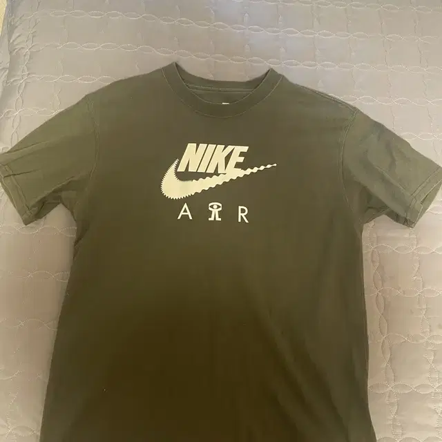 나이키 반팔티 올리브 그린 DQ1017-355 NIKE (L사이즈)