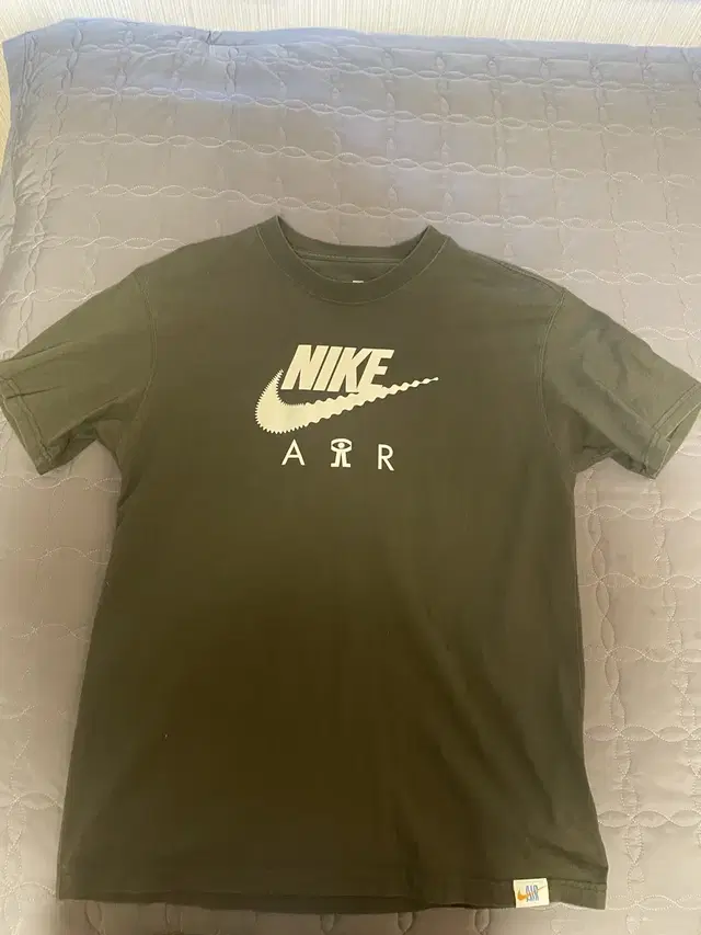 나이키 반팔티 올리브 그린 DQ1017-355 NIKE (L사이즈)