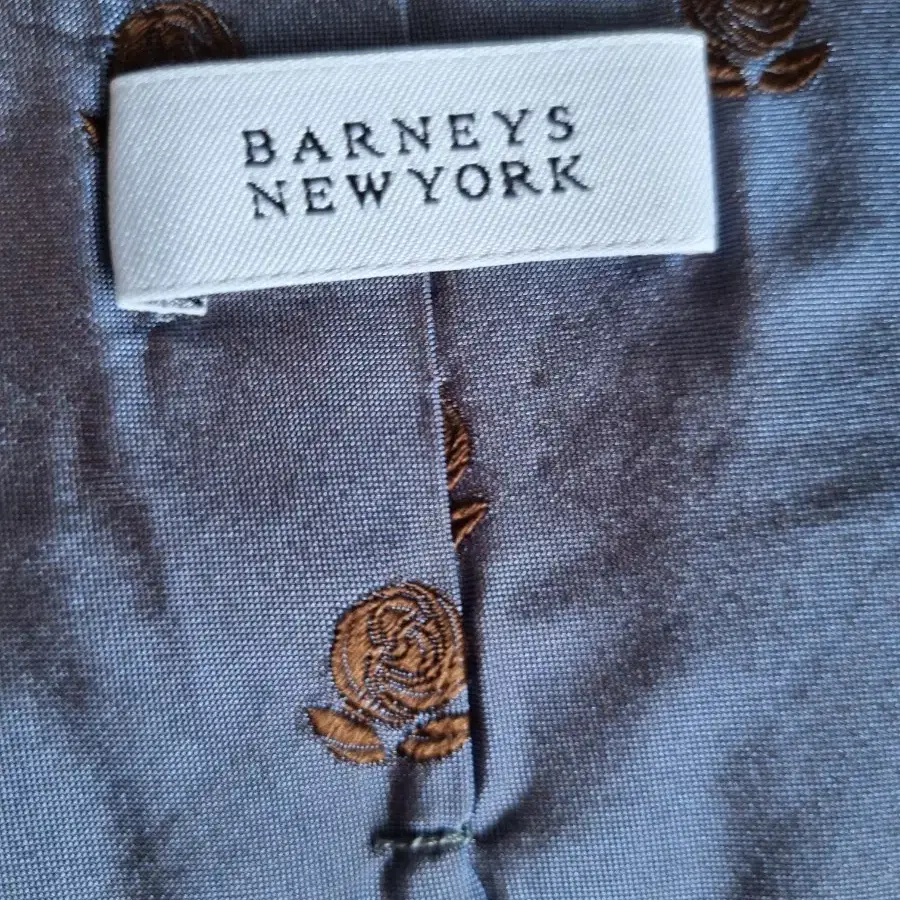 BARNEYS NEWYORK 넥타이-MADE IN ITALY