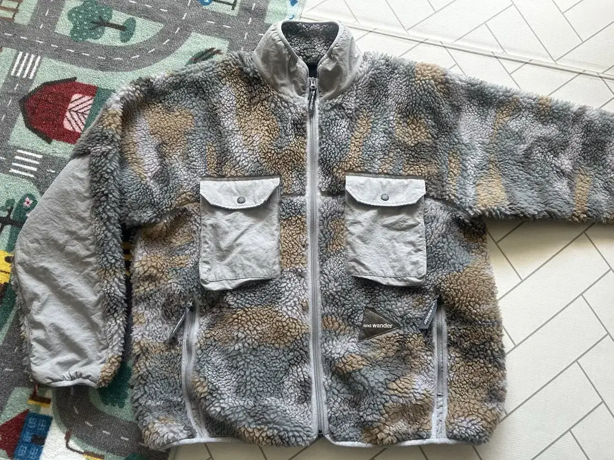 앤드원더 jacquard boa jacket 판매 합니다.