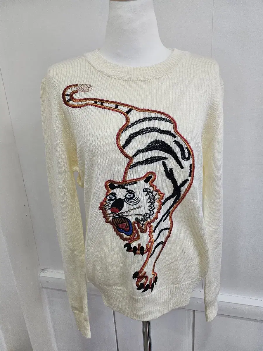 Kenzo long sleeve knit size 95-100