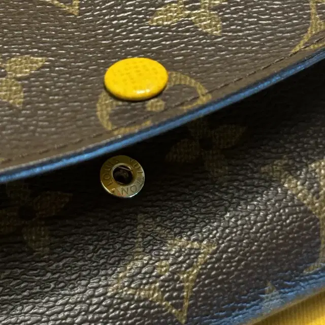 (정품)Louis Vuitton 루이비통 에밀리 월릿 장지갑