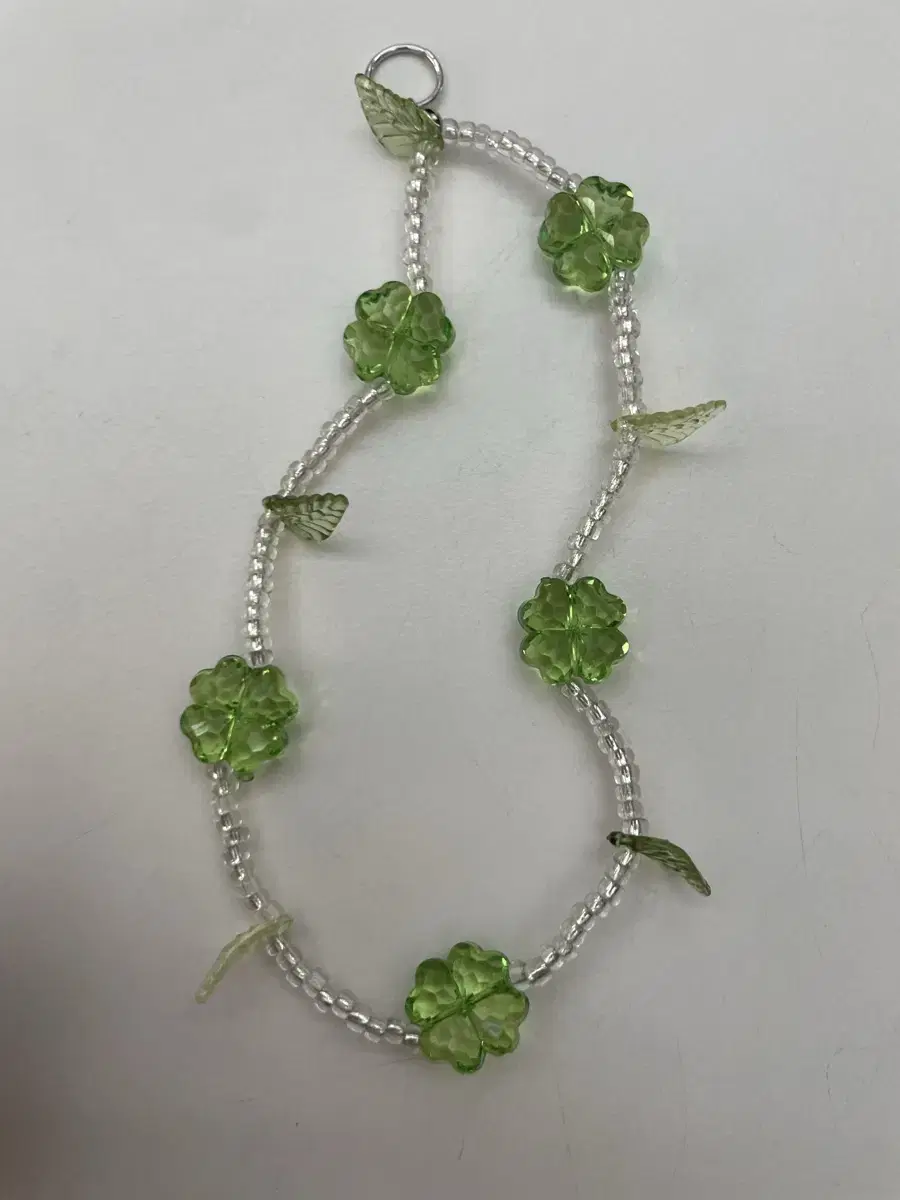 Four-leaf clover beaded keyring