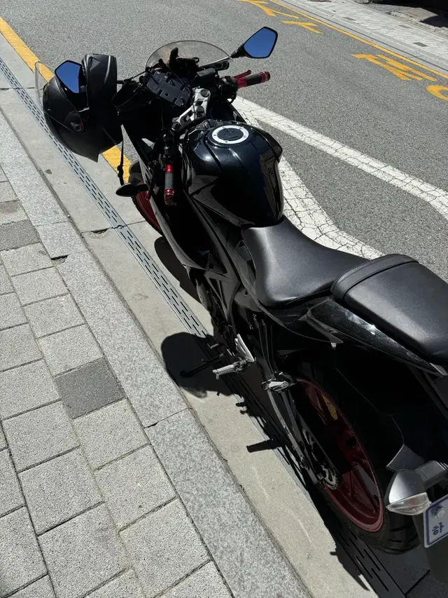 GSX R125 21년식 블랙 요시무라 구변완료