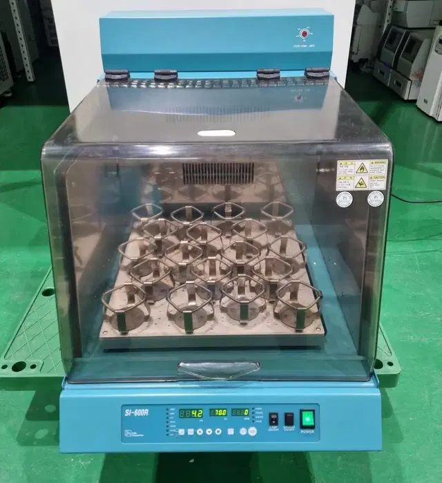 LAB Companion SI-600R 쉐이킹 인큐베이터 진탕배양기