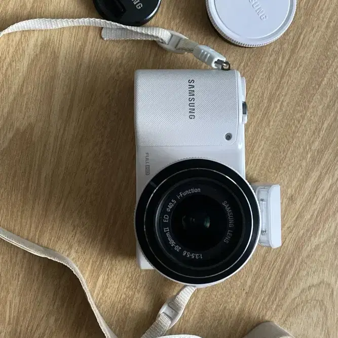 삼성 nx2000 미러리스 렌즈 포함